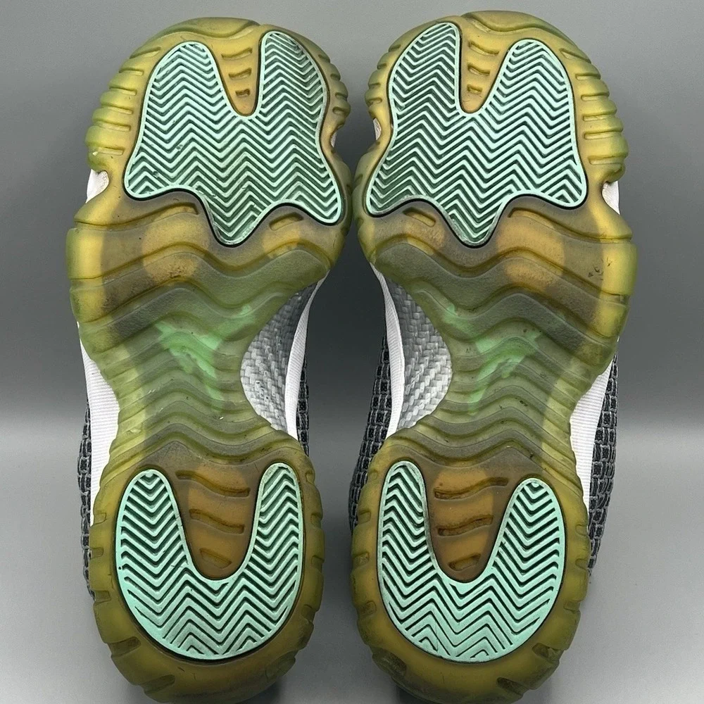 Air Jordan Future Low Wolf Grey Emerald Rise - Men's Size 10.5 USED